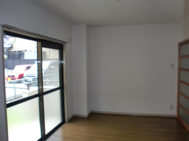 居室・リビング　南側洋室