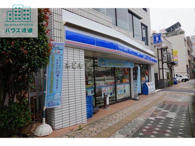 コンビニ　ローソン伊勢町店（コンビニ）まで429m