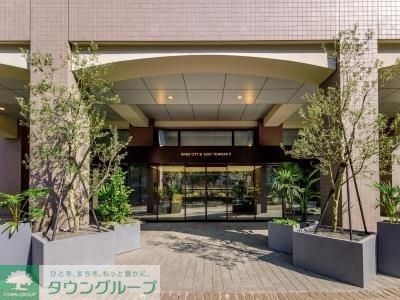 エントランス　お問合せは(株)タウンハウジングレジデンス事業部　赤坂店・…
