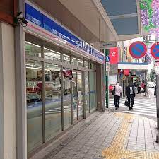 コンビニ　ローソン 大井町銀座通り店（コンビニ）まで141m