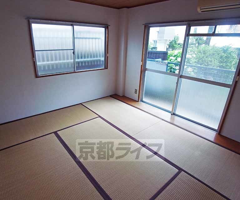 居室・リビング　きれいなお部屋です