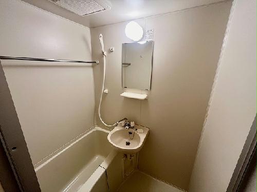 バス・シャワールーム　設備・仕様は号室により異なる為、現状を優先いたします。