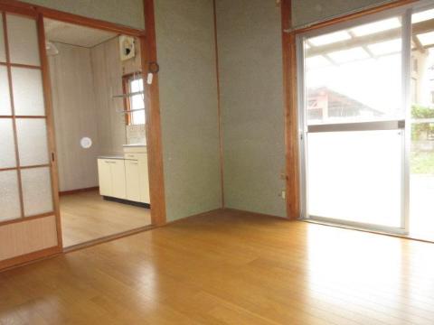 居室・リビング　室内