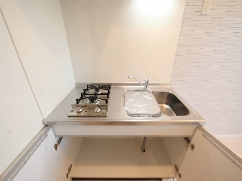 キッチン　システムキッチン（ガス2口）冷蔵庫・レンジ等ご用意できます