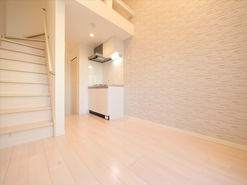 居室・リビング　洋室6.2帖　上階ロフト3.4帖（収納でも部屋でも使えます）