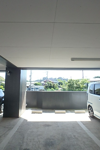 駐車場　敷地内駐車場（有料・要空き確認）