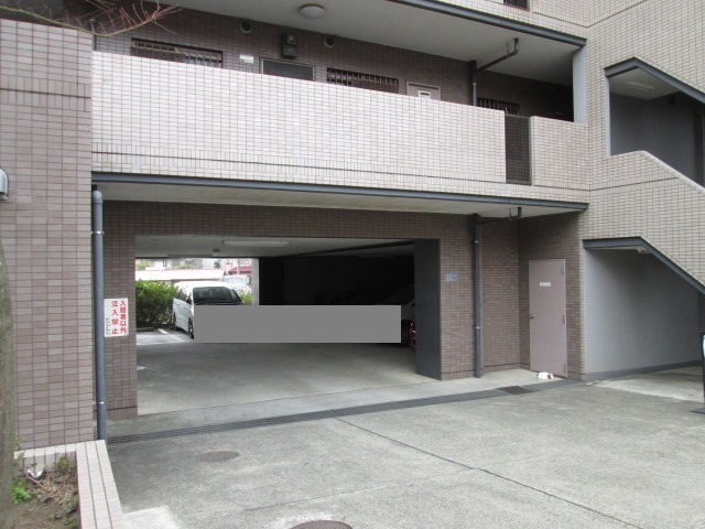 駐車場　敷地内駐車場（有料・要空き確認）
