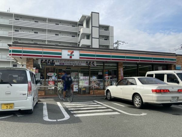 コンビニ　セブンイレブン博多板付7丁目店（コンビニ）まで377m