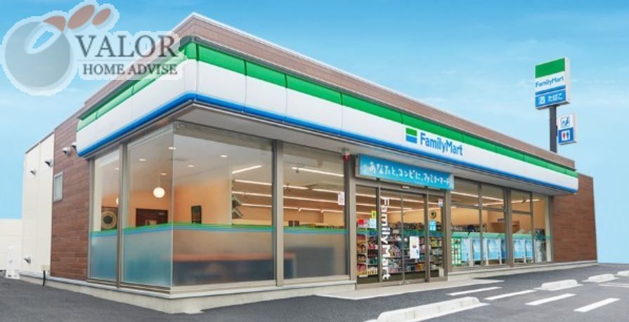 コンビニ　ファミリーマート横浜千歳橋店（コンビニ）まで180m