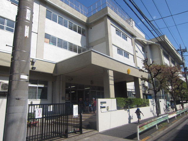 小学校　墨田区立中川小学校（小学校）まで337m