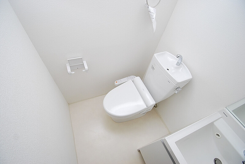 トイレ　キレイに清掃されたトイレは清潔感がり気分もよくなります。