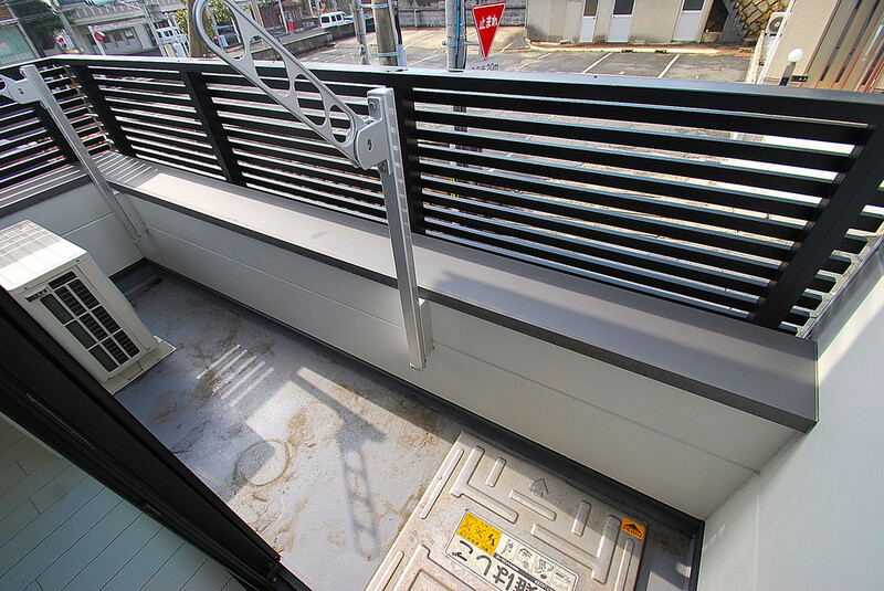 バルコニー　心地よい風が吹くバルコニー。洗濯物もよく乾きそうです。