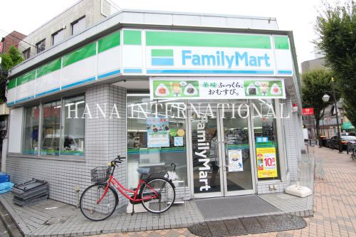 コンビニ　ファミリーマート（コンビニ）まで172m