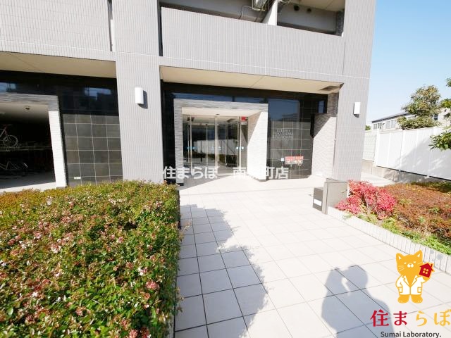 エントランス　「暮らしの設計図は、ここから始まります。」