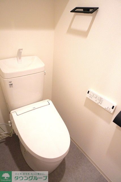 トイレ　※写真は同タイプ住戸です。