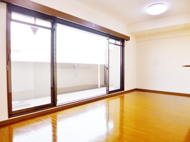 居室・リビング　リビング・この窓！凄いですよ～大きな窓