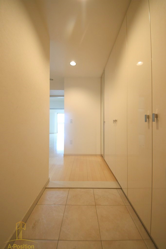 玄関　アルグラッド ザ・タワー心斎橋