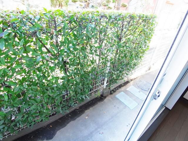 眺望　♪植込みで外からの視線をカット♪