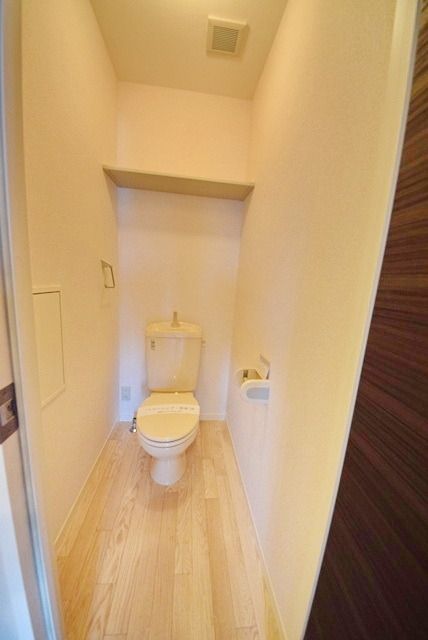 トイレ　★お買い物便利な広々物件★