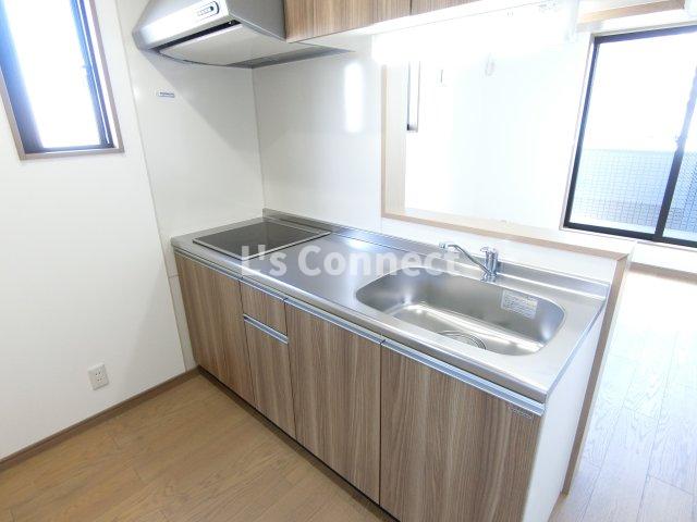 キッチン　２口ＩＨヒーターのシステムキッチン。