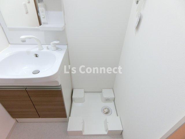 その他設備　室内洗濯機置き場には排水パン付き。