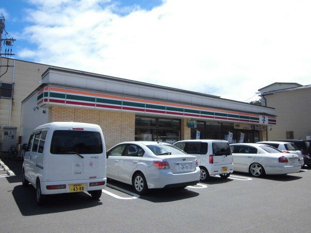 コンビニ　セブンイレブン函館東川町店（コンビニ）まで244m