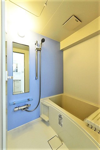 バス・シャワールーム　追い焚き機能付き浴室