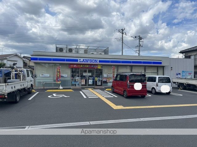 コンビニ　ローソン蓮田３丁目店（コンビニ）まで411m