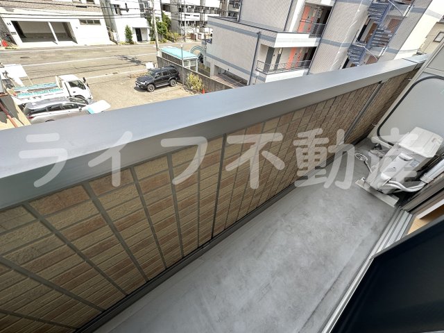 バルコニー　陽当たり良好なバルコニーです