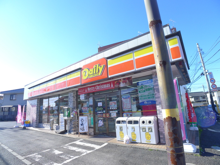 コンビニ　デイリー（コンビニ）まで390m