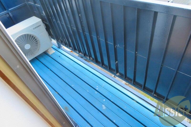 バルコニー　バルコニーでは洗濯物が干せそうですね～。