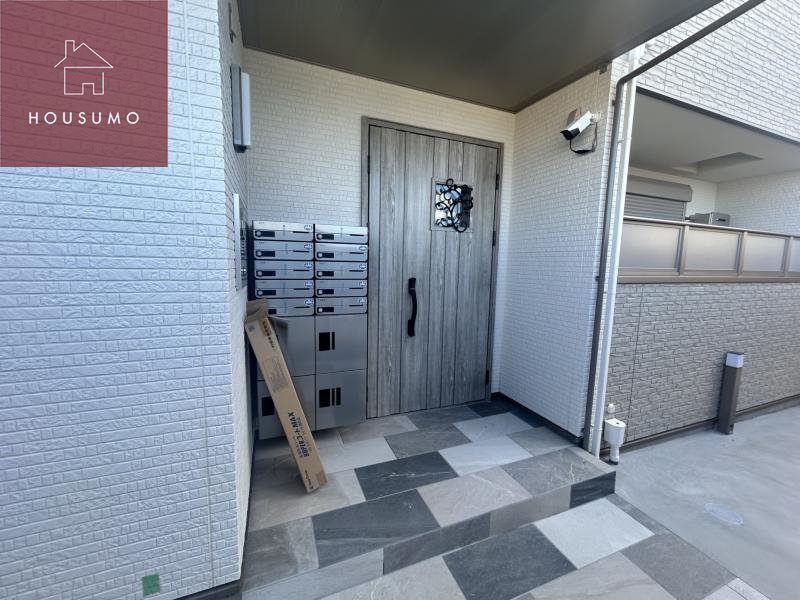 エントランス　落ち着いたエントランスです