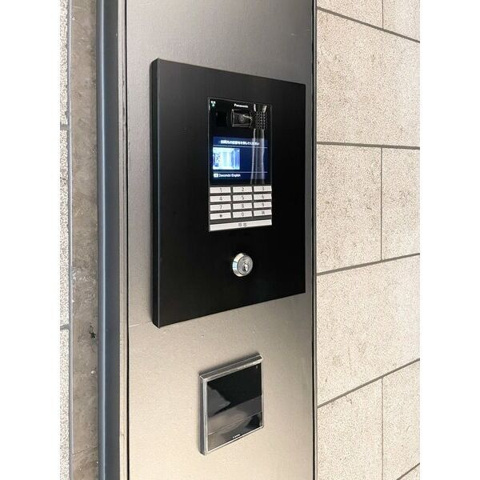 セキュリティ　シリーズ物件写真　イメージ　オートロック付き