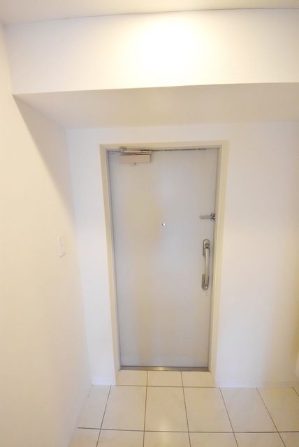 玄関　リヴィェ日本橋