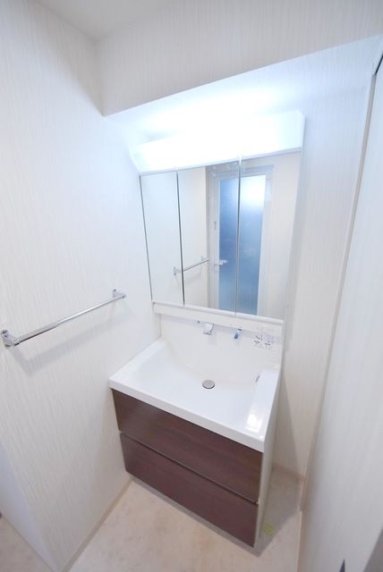 洗面設備　リヴィェ日本橋