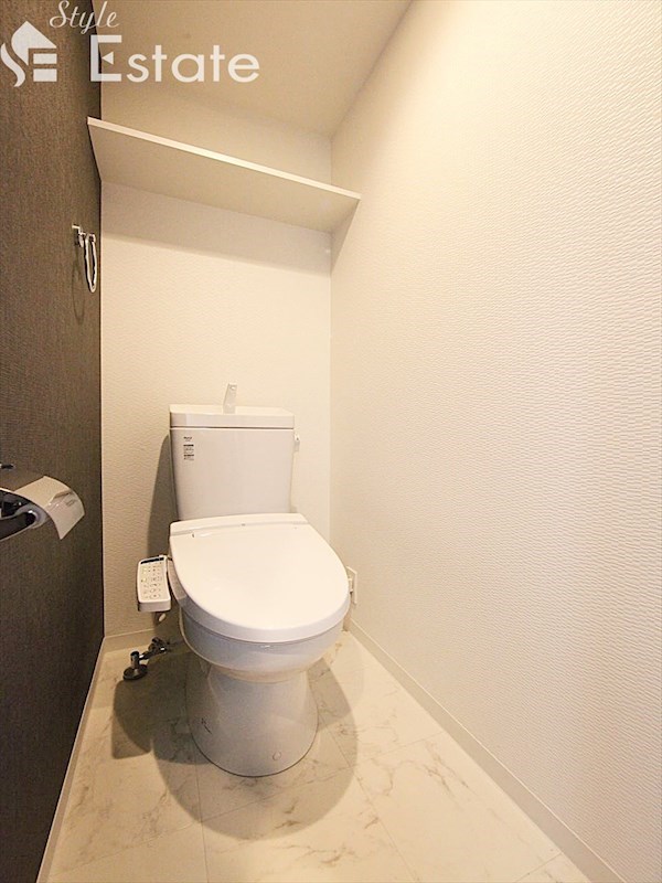 トイレ　温水洗浄便座