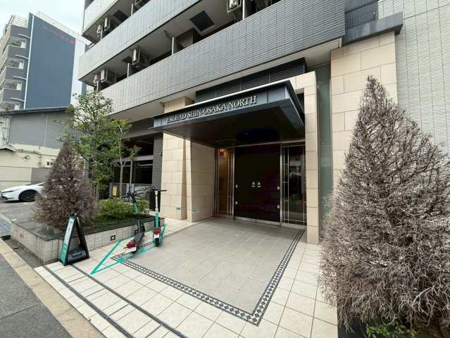 エントランス　詳細は、RISUMO江坂本店までお問合せください♪