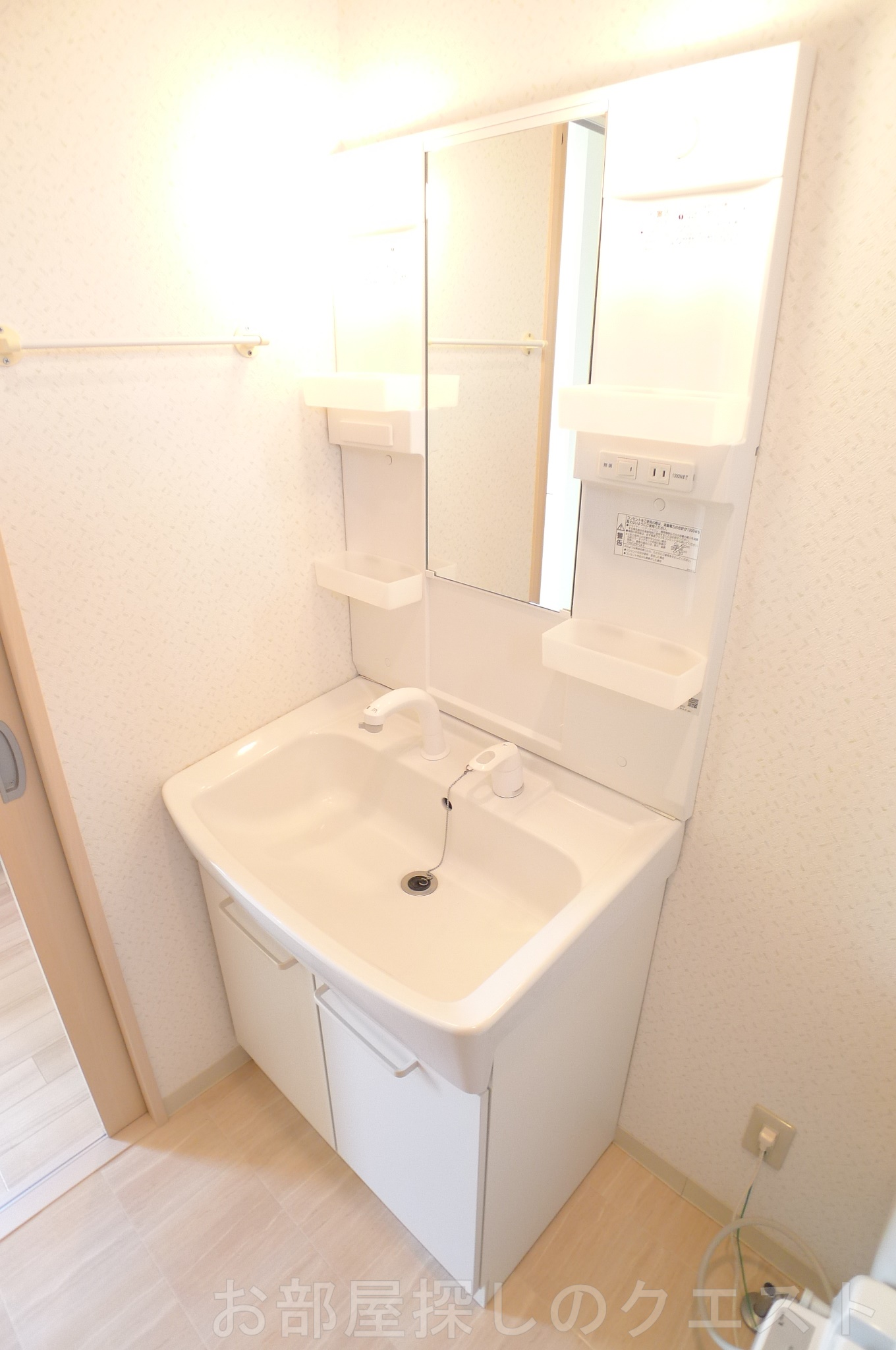 洗面設備　（写真は同タイプ）