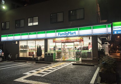 コンビニ　ファミリーマート大阪回生病院前店（コンビニ）まで155m