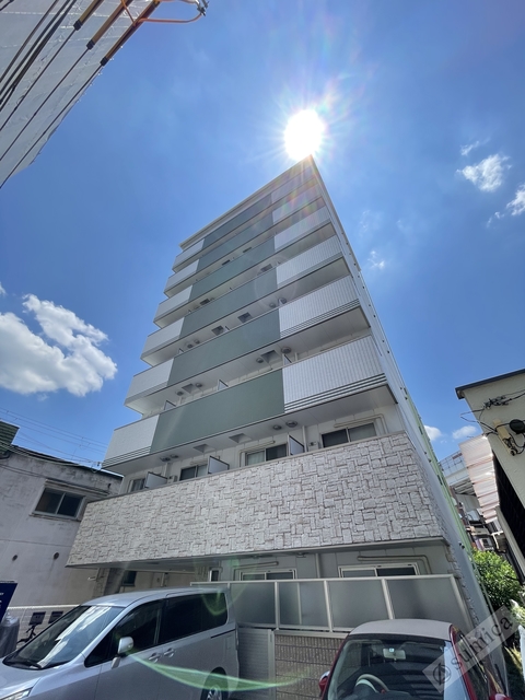 建物外観　引き締まったシックな佇まい♪