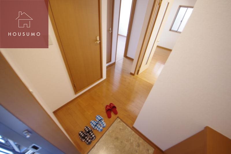 玄関　同施工会社・同型モデルの室内です。（参考写真・イメージ写真）