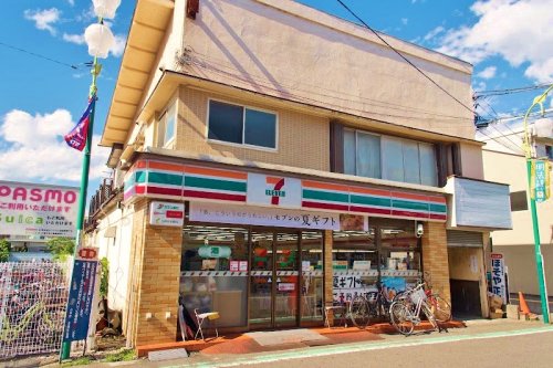 コンビニ　セブンイレブン 小川駅西口店（コンビニ）まで561m