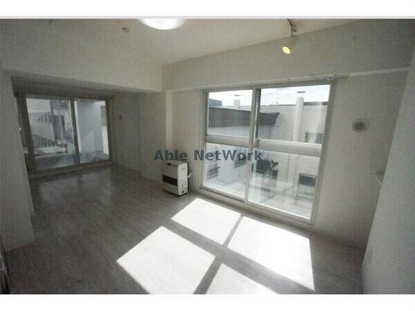 居室・リビング　同号室系統の別部屋