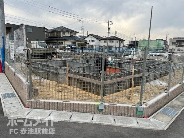建物外観　（建築中）