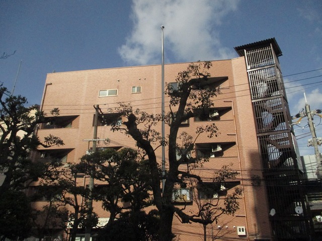 建物外観　建物の個性を主張するシックな外観です