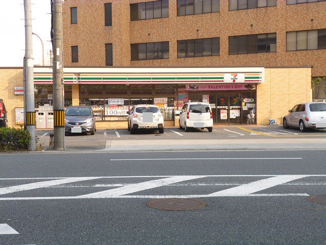 コンビニ　セブンイレブン 大阪上新庄1丁目店（コンビニ）まで329m