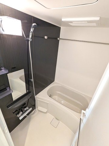 バス・シャワールーム　追焚オートバス、24時間換気、浴室換気乾燥機