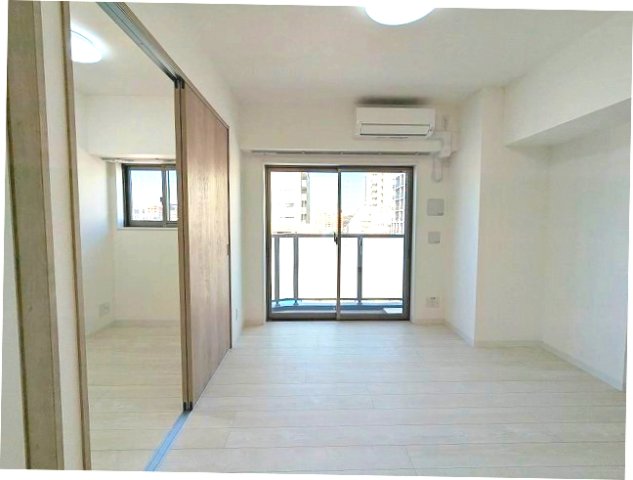 居室・リビング　インターネット無料、リビングにエアコン付、全室照明付