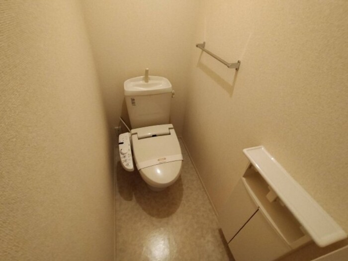 トイレ　温水洗浄暖房便座