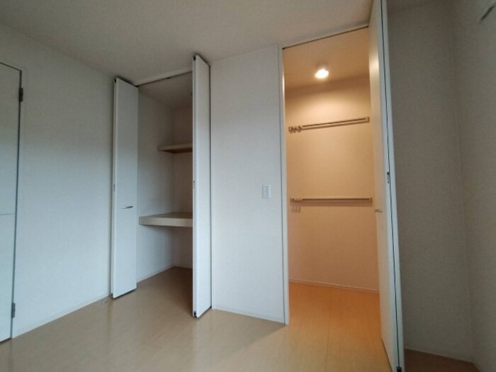 収納　ワンステップクローゼット